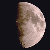 Luna en cuarto creciente. Tomada de www.terra.es/personal/migzotan