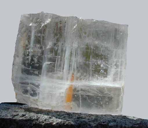 Halita. Imagen tomada de http://www2.sernageomin.cl/museo_final/images/minerales/haluros/pages/Halita%20SNGM426_JPG.htm