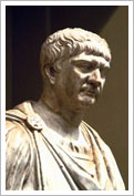 Estatua del emperador Trajano. Banco de imágenes ISFTIC