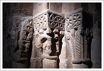 Capiteles de una iglesia de la provincia de Soria (siglos XI-XIII). María J. Fuente (col. particular, 2007)
