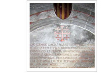 Escudo de Cataluña en el interior de la iglesia del Monasterio de Ripoll (Gerona). María J. Fuente (Col. particular, 2007)